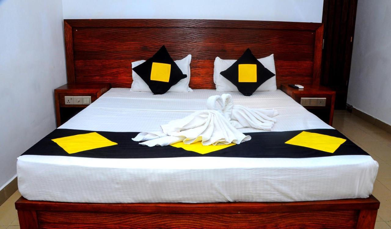 Happy Banana Hotel Unawatuna Exteriör bild